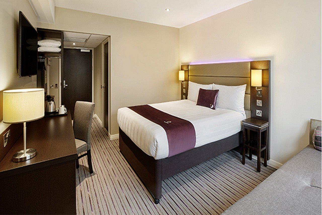 Premier Inn Premier Inn Stockport Central エクステリア 写真