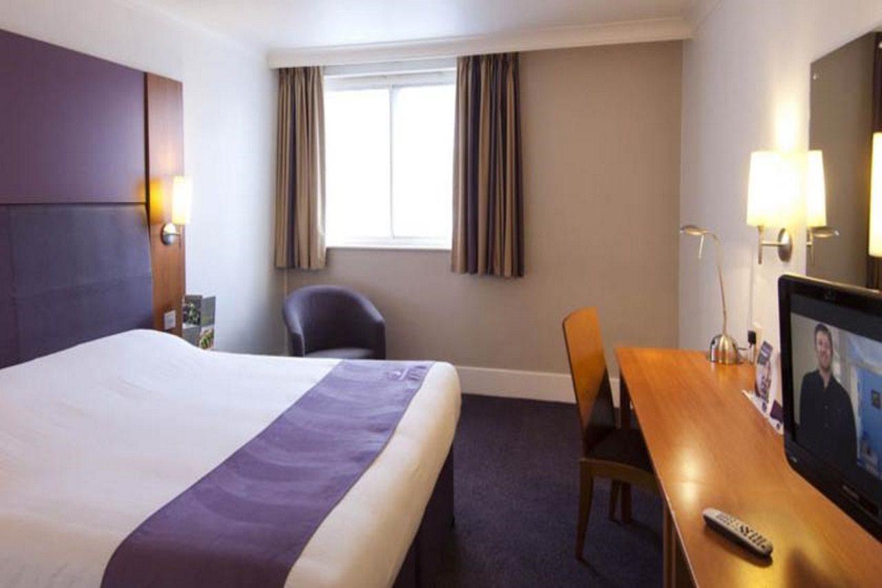 Premier Inn Premier Inn Stockport Central エクステリア 写真