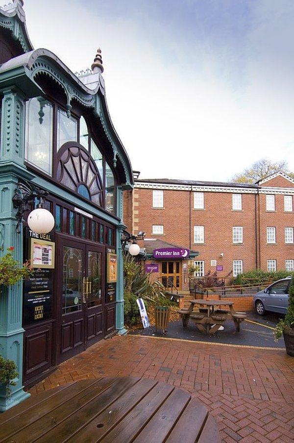 Premier Inn Premier Inn Stockport Central エクステリア 写真